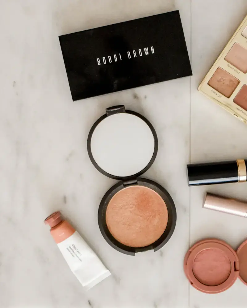 Natural no-makeup makeup look